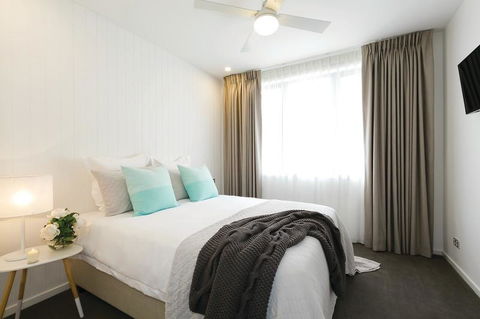 Lakes Edge Apartments - Airlie Beach Holiday 1