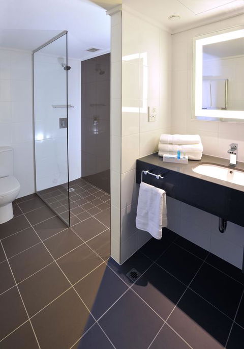 Novotel Melbourne On Collins - Airlie Beach Holiday 8