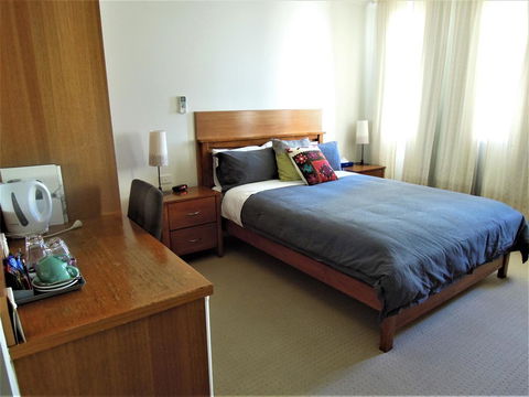 Plough Hotel - Airlie Beach Holiday 4