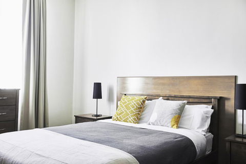 Plough Hotel - Airlie Beach Holiday 0