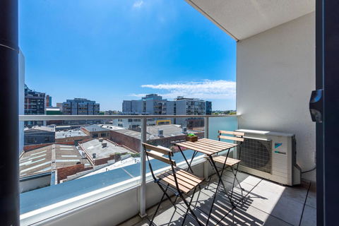 Amazing Accommodations : South Yarra - Airlie Beach Holiday 36