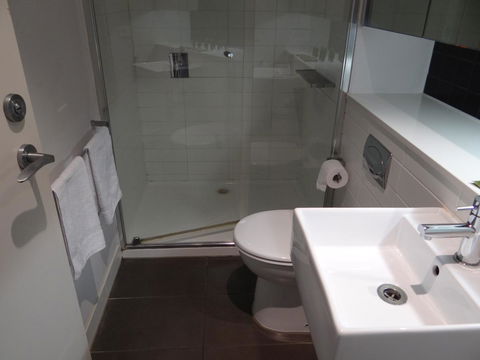 Amazing Accommodations : South Yarra - Airlie Beach Holiday 4