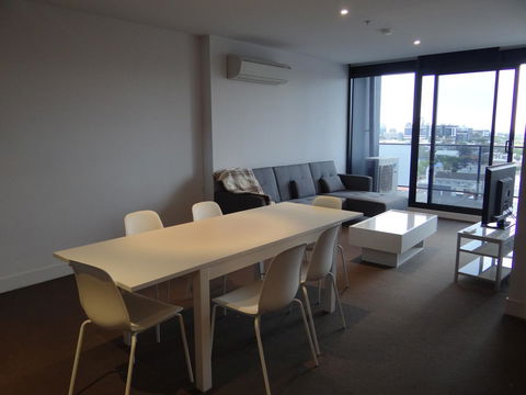 Amazing Accommodations : South Yarra - Airlie Beach Holiday 3