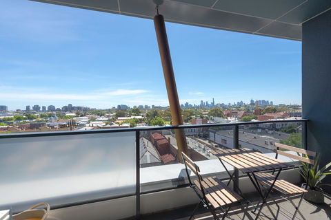 Amazing Accommodations : South Yarra - Airlie Beach Holiday 24