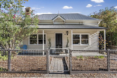 Central Bendigo Cottage, Walk To Everywhere!! - Airlie Beach Holiday 10