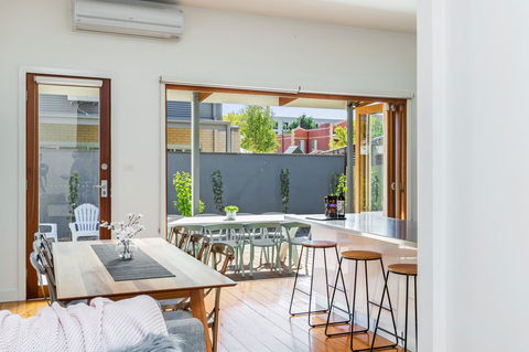 Central Bendigo Cottage, Walk To Everywhere!! - Airlie Beach Holiday 8