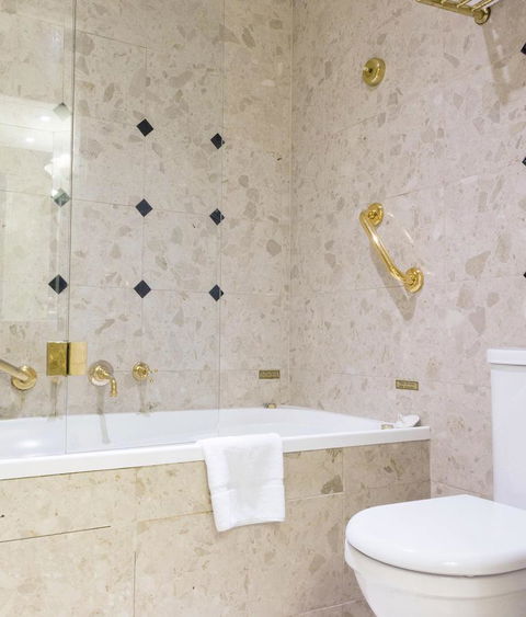 Stamford Plaza Melbourne - Airlie Beach Holiday 35