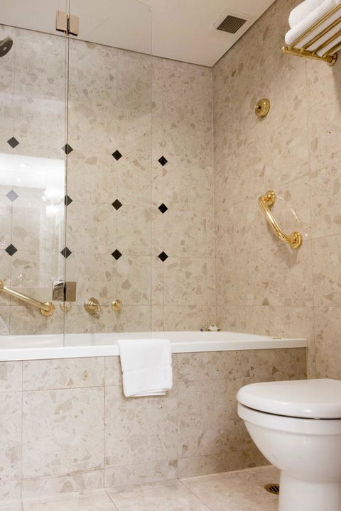 Stamford Plaza Melbourne - Airlie Beach Holiday 10