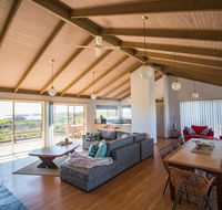 Sunsets on Martyrs Beach House - Ocean Views - Airlie Beach Holiday