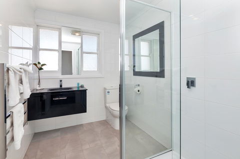 Lake Wendouree Luxury Apartments - Airlie Beach Holiday 13