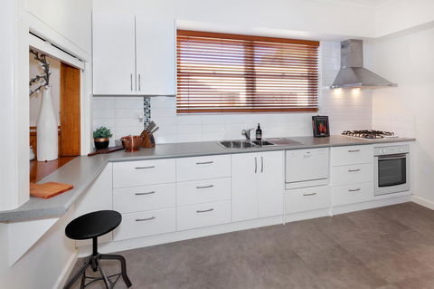 Lake Wendouree Luxury Apartments - Airlie Beach Holiday 16