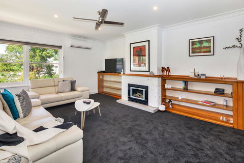 Lake Wendouree Luxury Apartments - Airlie Beach Holiday 7