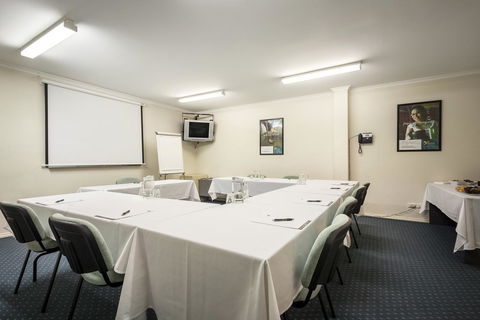 Punt Road Apartment Hotel - Airlie Beach Holiday 2