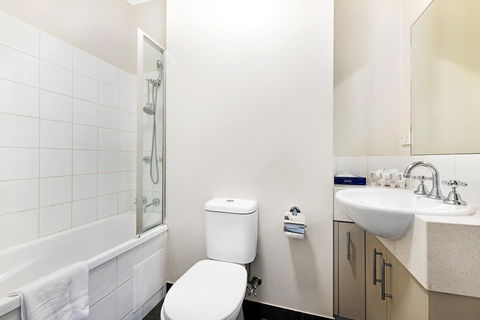 Punt Road Apartment Hotel - Airlie Beach Holiday 14