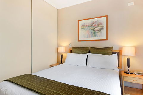 Punt Road Apartment Hotel - Airlie Beach Holiday 11