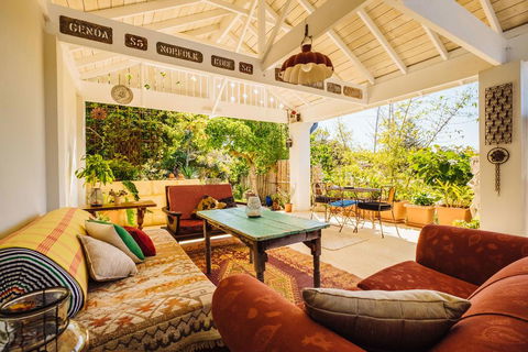 The Blue Beach House - Airlie Beach Holiday 0