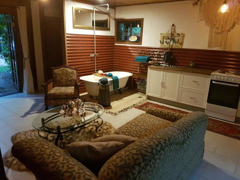 The Cabin - Airlie Beach Holiday 1