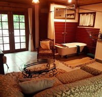 The Cabin - Airlie Beach Holiday