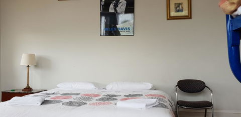 The Eastern Hotel - Airlie Beach Holiday 1