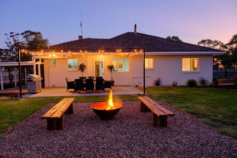 The Farmhouse. - Airlie Beach Holiday 0