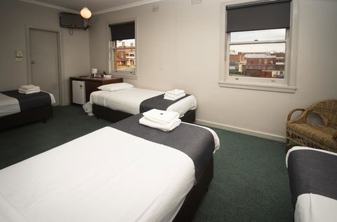 The George Hotel - Airlie Beach Holiday 1