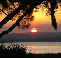 The Jetty Cabin Lakeside - Airlie Beach Holiday