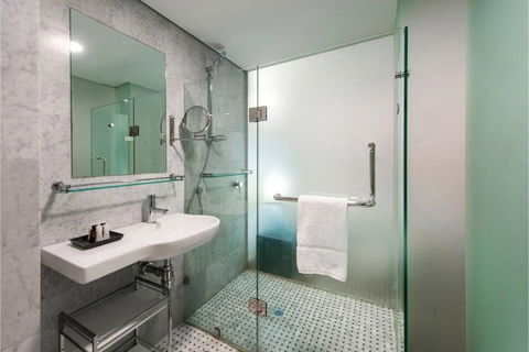 The Nest - Spacious Studio On Newcastle St With Roof Terrace - Airlie Beach Holiday 2
