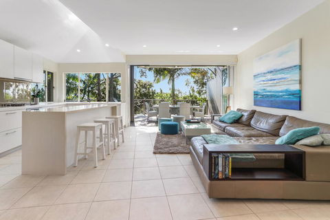 The Peachy Life, Sunshine Beach - Airlie Beach Holiday 2