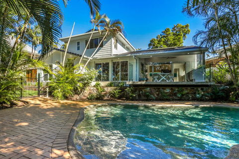 The Perfect Pet Friendly Escape, Sunshine Beach - Airlie Beach Holiday 0