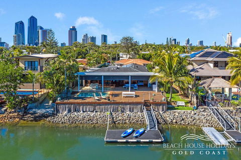 The Savoy Beach House - Airlie Beach Holiday 0