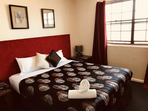 The Shamrock Hotel - Airlie Beach Holiday 0