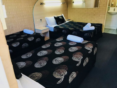 The Shamrock Hotel - Airlie Beach Holiday 3
