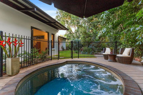 The Tropical Sanctuary - Airlie Beach Holiday 0