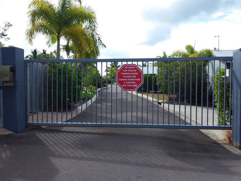 Tin Can Bay Marina Villas - Airlie Beach Holiday 3