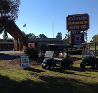 Tooleybuc Club Motor Inn - Airlie Beach Holiday