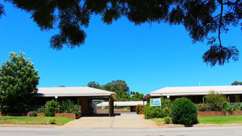 Tooleybuc Motel - Airlie Beach Holiday 1