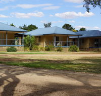 Tooleybuc River Retreat Villas - Airlie Beach Holiday