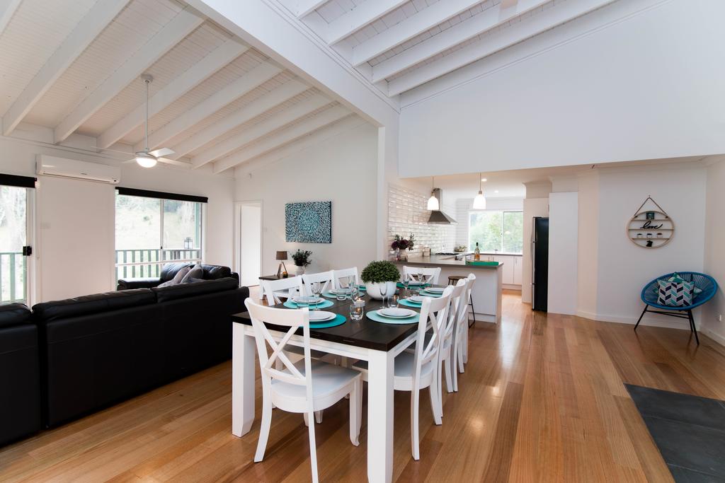 Baw Baw VIC Airlie Beach Holiday