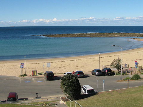 Toowoon Beach View 3br Villa 4 Just Steps To Beach With Views - Airlie Beach Holiday 0