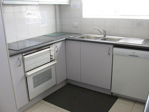 Toowoon Beach View 3br Villa 4 Just Steps To Beach With Views - Airlie Beach Holiday 1