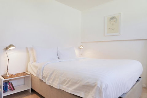 Top Floor Apartment Steps To Darling Harbour & ICC - Airlie Beach Holiday 2
