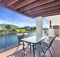 Townhouse on the Canal - Airlie Beach Holiday