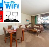 TRANQUIL EXEC CITY FREE WIFI NETFLIX WINE PARKING - Airlie Beach Holiday