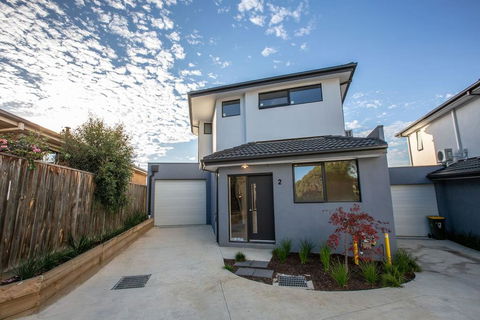 Trendy Sweet Home 4Beds@Blackburn South - Airlie Beach Holiday 0