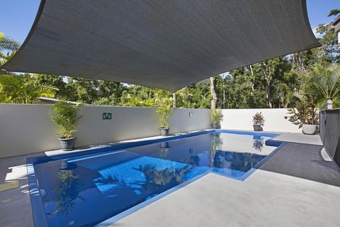 Tropical Private Holiday House With Pool - Airlie Beach Holiday 0