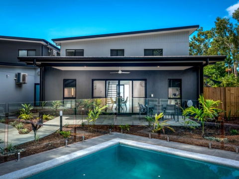 Tropicana Resort - Clifton Beach - Airlie Beach Holiday 0