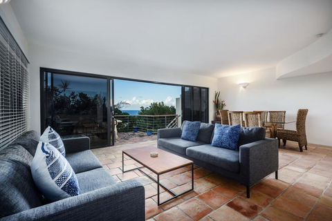 Tuscan Inspired Townhouse Minutes From The Beach - Airlie Beach Holiday 2