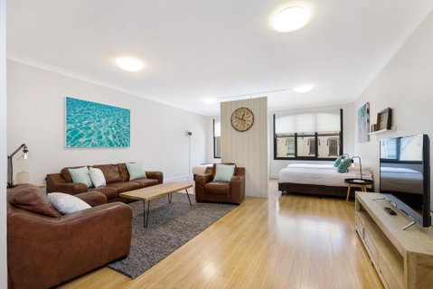 Ultimo Self-Contained Modern Apartments (623H) - Airlie Beach Holiday 0