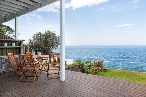 Unbelievable Clifftop Townhouse With Ocean Views - Airlie Beach Holiday 0