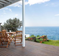Unbelievable Clifftop Townhouse with Ocean Views - Airlie Beach Holiday